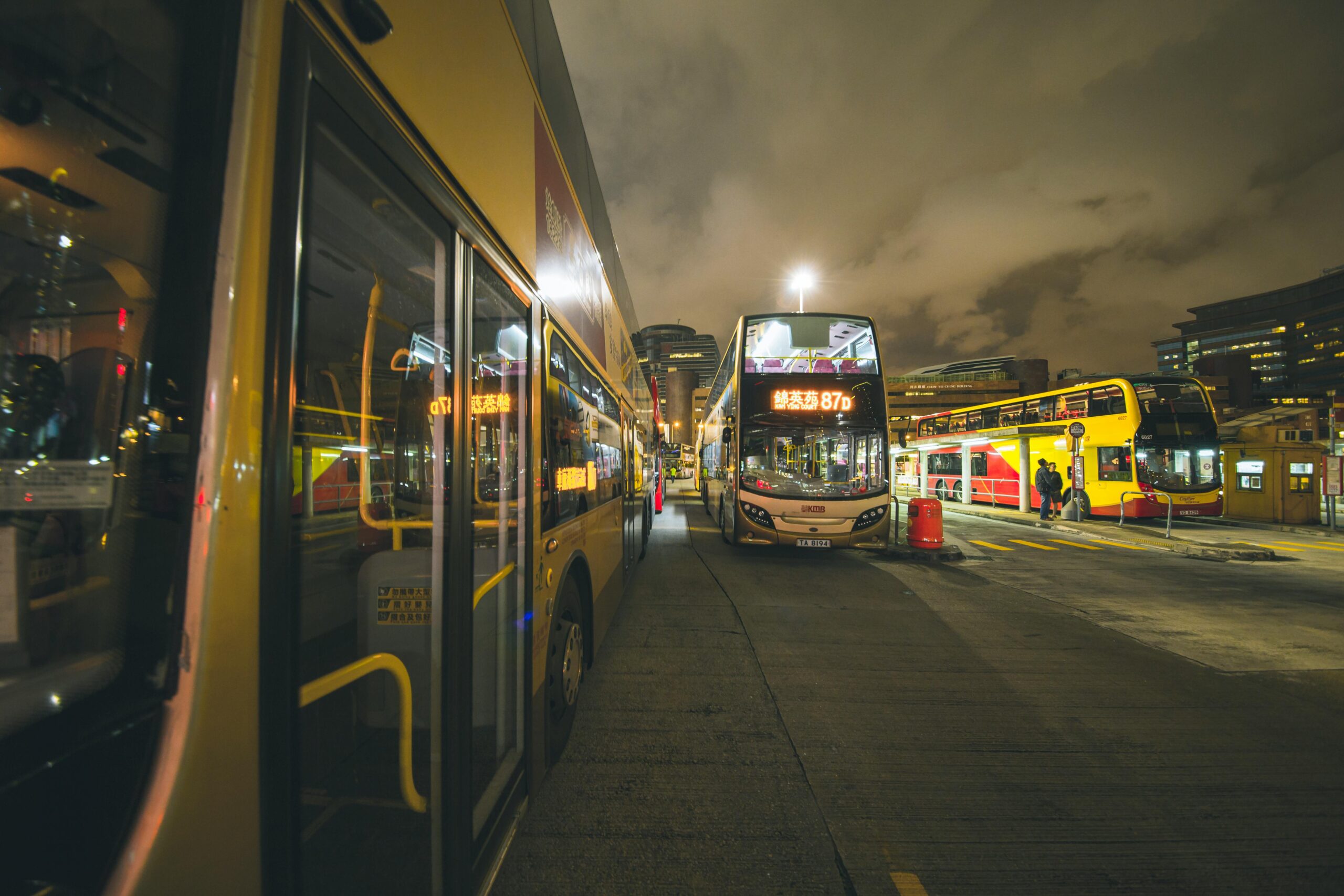 Bus Width refers to the number of bits (0s and 1s): The Unsung Hero of Speedy Data Transfer in Your Computer 3 bus width