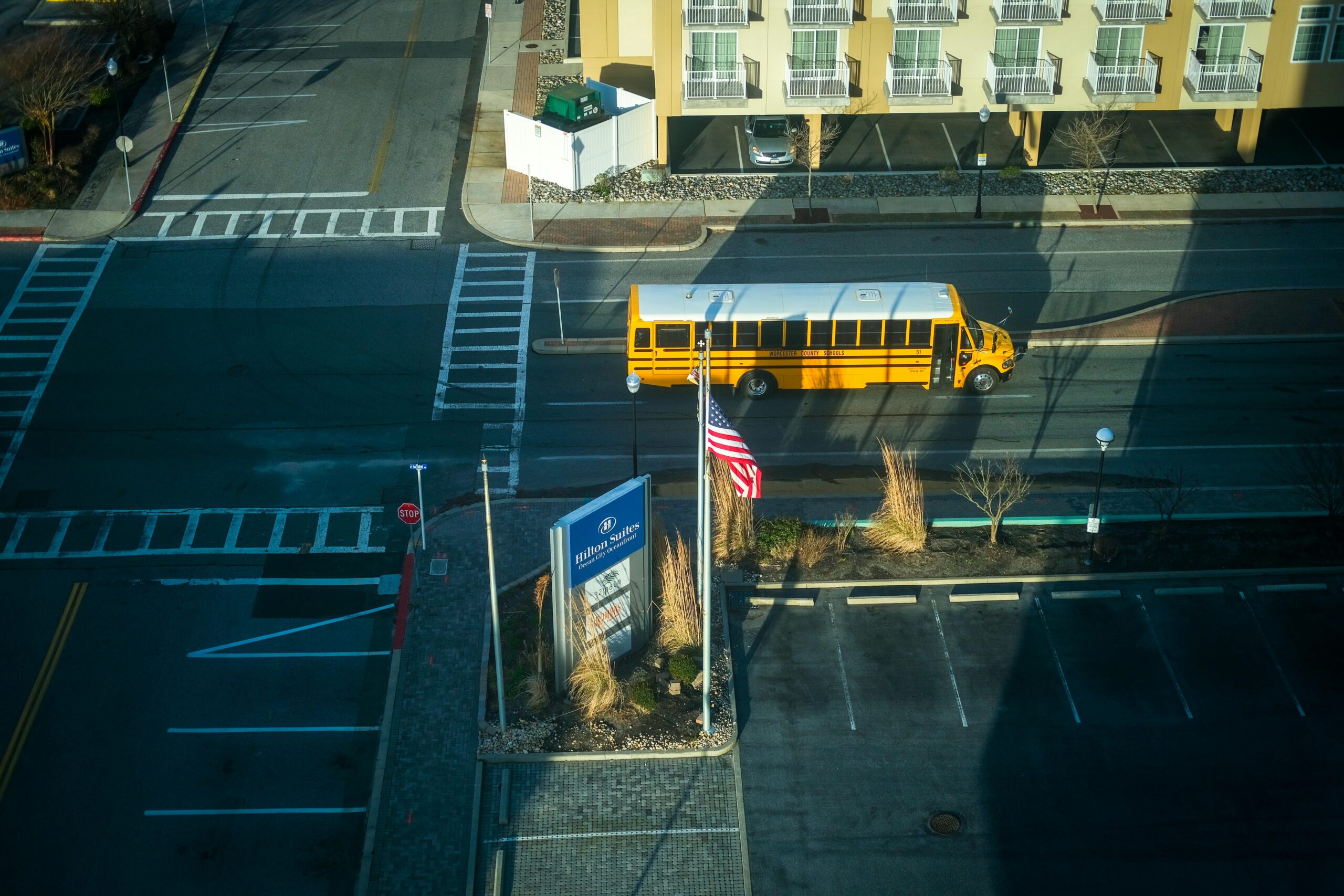 The Vital Top Web of Transport Services: Keeping Our World Connected 24H 1 pexels sandy torchon 3973378 scaled 1