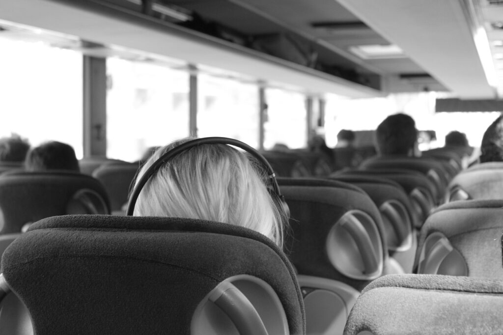 Charter Bus Rentals: Luxury, Reliable Rides with Zolo in NY/NJ 1 Comfortable passengers in Zolo’s charter bus rental vehicle in NY/NJ