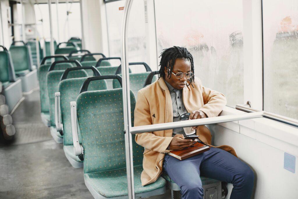 Best Charter Bus Rental Reviews NYC: Ultimate Real Traveler Insights for 2025 4 Charter bus rental reviews NYC: family boarding Brooklyn Bridge
