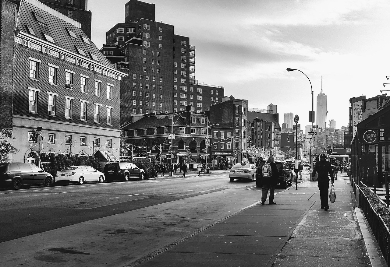 LGA Shuttle Business Travelers: Your 2025 Guide to Conquering Effortless NYC Airport Transfers 2 Verifying safety for NYC to DC bus school groups