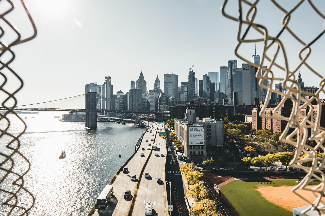 Fastest LGA to Manhattan Transfer in 2025: Your Guide to Beating the Clock 2 NYC to DC bus travel tips on I-95