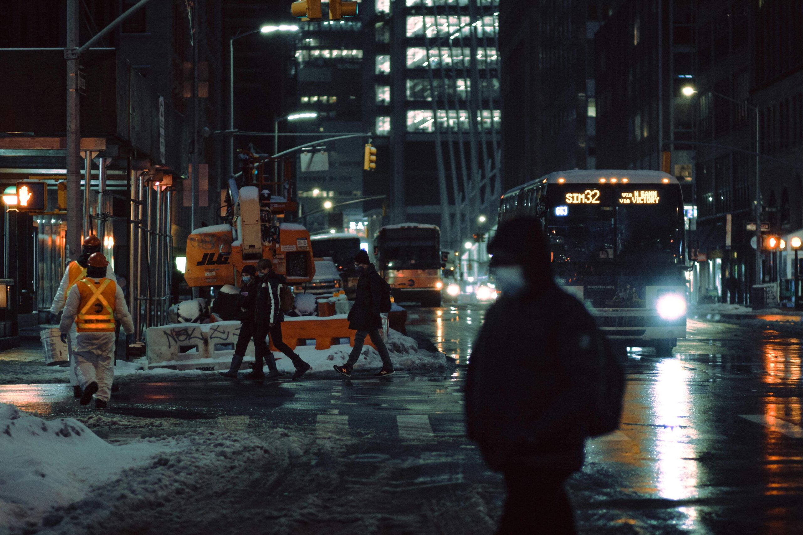 LGA to Times Square Shuttle Affordable: Your 2025 Guide to Getting There Cheap 7 minibus corporate outings NYC route hacks